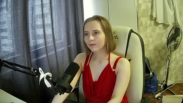 Snapshot of Mia_liss_ chatting on May 28, 2:47 pm Mia liss online show from May 28, 2:47 pm