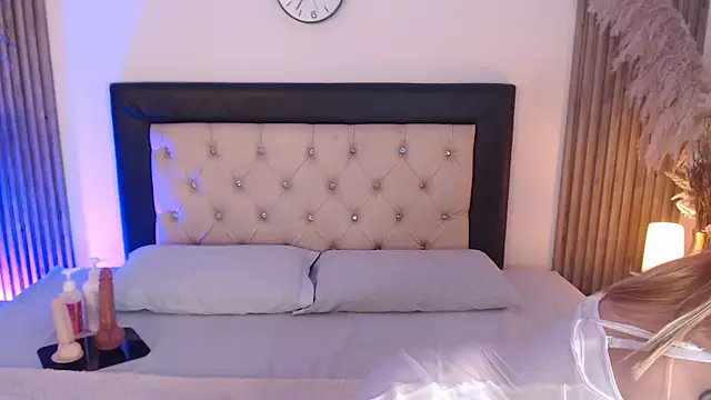 Snapshot of Sia_Foxx01 chatting on July 14, 3:22 am Sia Foxx01 online show from July 14, 3:22 am