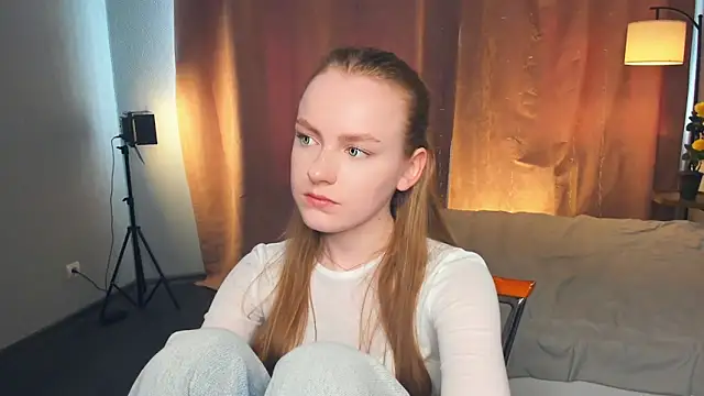 Snapshot of TrishaStoecker chatting on June 7, 7:34 am TrishaStoecker online show from June 7, 7:34 am
