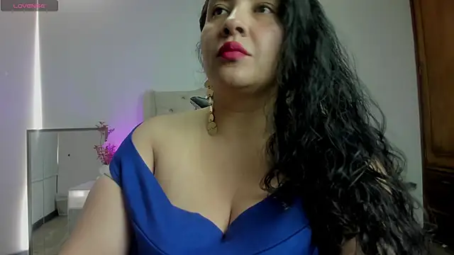 Snapshot of JadeBellee chatting on June 29, 5:35 pm JadeBellee online show from June 29, 5:35 pm