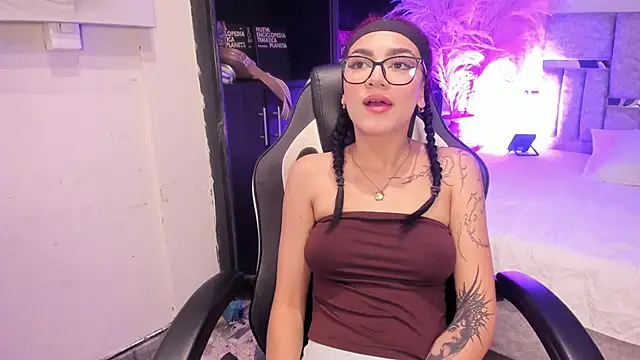 Snapshot of Nezukoo_1 chatting on June 11, 2:53 am Nezukoo 1 online show from June 11, 2:53 am