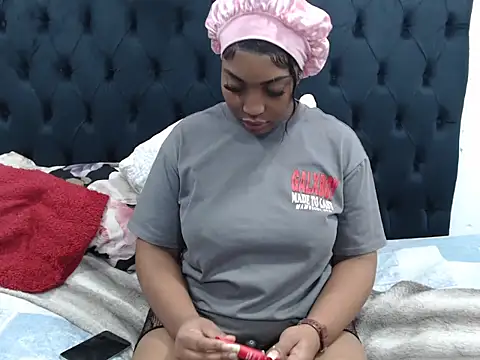 Snapshot of Dope_Chick chatting on June 4, 11:05 am Dope Chick online show from June 4, 11:05 am