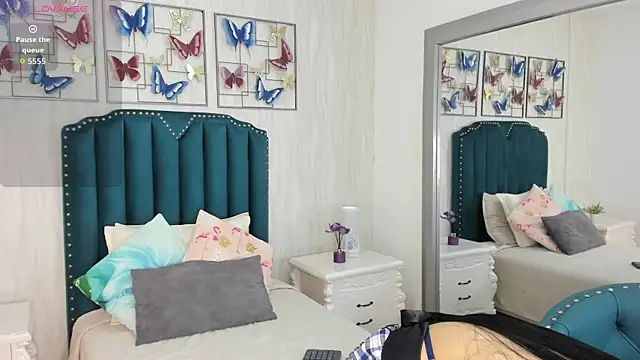 Snapshot of luna_bellucci chatting on May 25, 11:27 am luna bellucci online show from May 25, 11:27 am