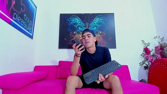 Snapshot of Khody_sweet chatting on May 28, 3:26 am Khody sweet online show from May 28, 3:26 am