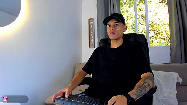 Snapshot of NickCopeer_ chatting on July 2, 1:17 pm NickCopeer online show from July 2, 1:17 pm