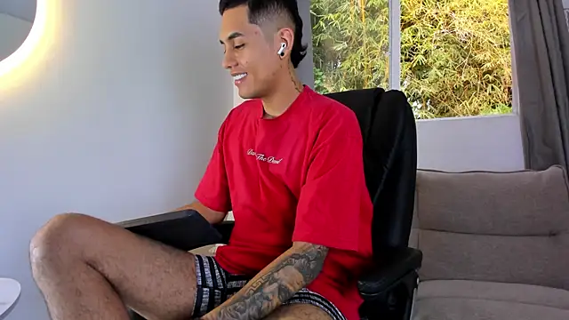 Snapshot of NickCopeer_ chatting on July 15, 12:32 pm NickCopeer online show from July 15, 12:32 pm