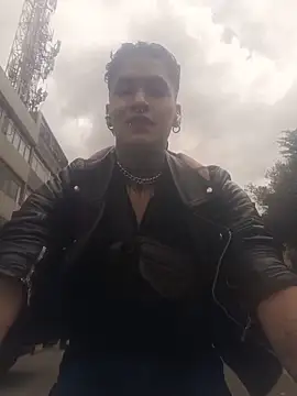 Snapshot of AlecBanne_ chatting on May 25, 5:52 pm AlecBanne online show from May 25, 5:52 pm