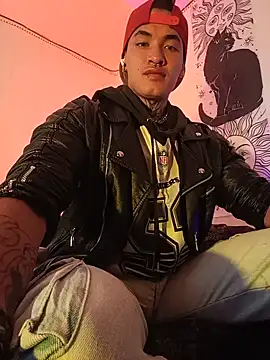 Snapshot of AlecBanne_ chatting on July 3, 5:41 pm AlecBanne online show from July 3, 5:41 pm