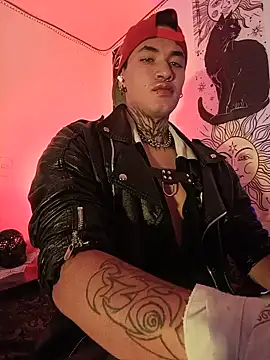 Snapshot of AlecBanne_ chatting on July 6, 8:55 pm AlecBanne online show from July 6, 8:55 pm