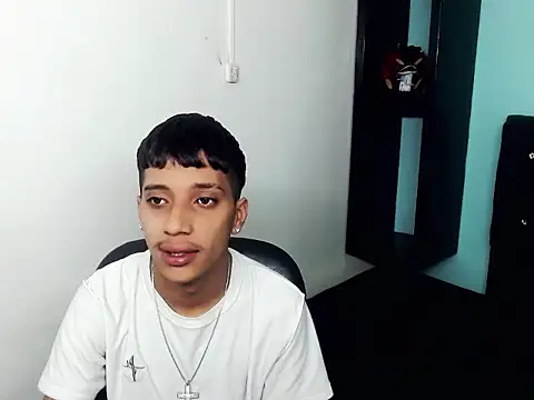 Snapshot of jl_brayan12 chatting on July 11, 3:20 am jl brayan12 online show from July 11, 3:20 am