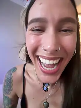 Snapshot of lil_martian chatting on January 16, 1:14 pm lil martian online show from January 16, 1:14 pm