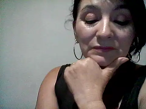 Snapshot of Anlly_garcia002 chatting on May 27, 1:57 am Anlly garcia002 online show from May 27, 1:57 am