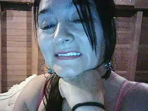 Snapshot of Anlly_garcia002 chatting on May 29, 3:15 am Anlly garcia002 online show from May 29, 3:15 am
