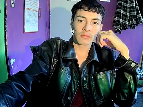 Snapshot of crisanto8 chatting on May 26, 10:28 pm crisanto8 online show from May 26, 10:28 pm