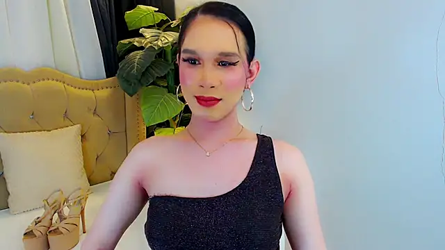 Snapshot of LexiLoreOnTop chatting on June 22, 5:21 pm LexiLoreOnTop online show from June 22, 5:21 pm