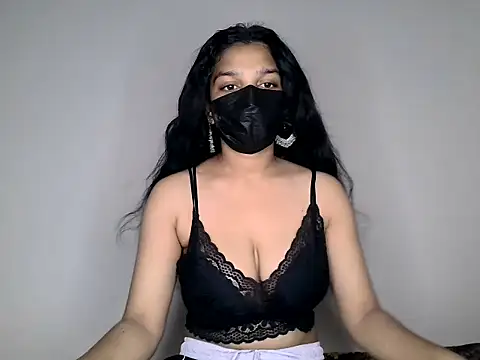 suzan melly online show from June 20, 10:18 am