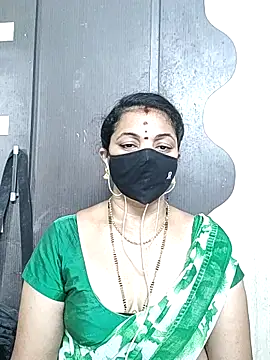 Snapshot of Leela_555 chatting on May 30, 2:19 am Leela 555 online show from May 30, 2:19 am
