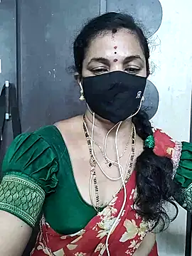 Snapshot of Leela_555 chatting on May 31, 12:23 pm Leela 555 online show from May 31, 12:23 pm