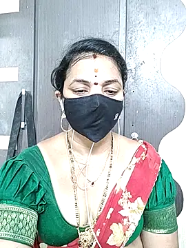 Snapshot of Leela_555 chatting on June 1, 2:24 am Leela 555 online show from June 1, 2:24 am