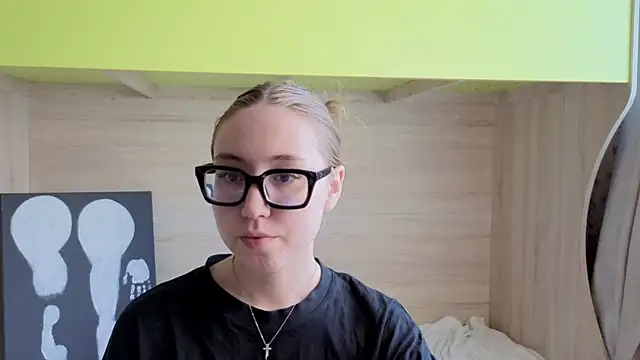 Snapshot of _kitti_meow_ chatting on June 28, 7:36 am kitti meow online show from June 28, 7:36 am