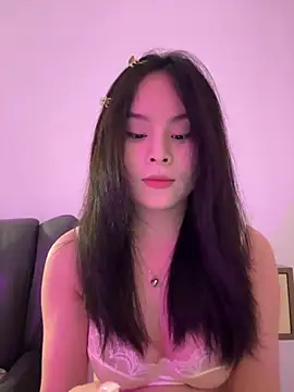 Snapshot of enen-123 chatting on June 21, 1:35 pm enen-123 online show from June 21, 1:35 pm