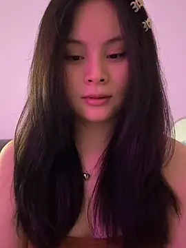 Snapshot of enen-123 chatting on June 22, 3:25 am enen-123 online show from June 22, 3:25 am