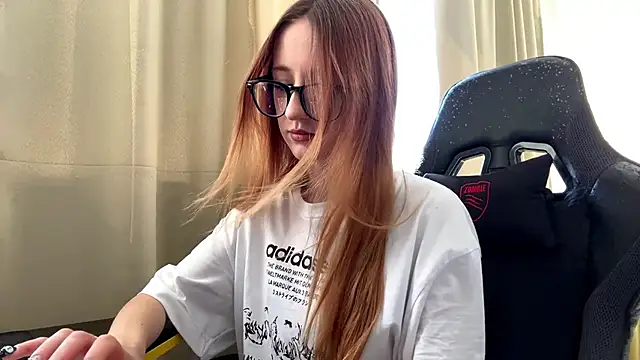 Sunshine Kira online show from May 31, 7:15 am