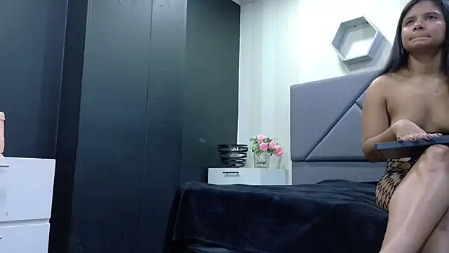 AliceHowell online show from June 1, 1:57 pm