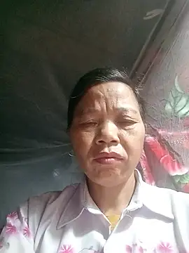 Snapshot of Elfledaa chatting on June 16, 8:33 pm Elfledaa online show from June 16, 8:33 pm