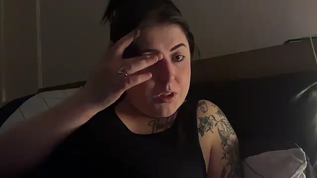 LucyLou31 online show from June 18, 12:55 am