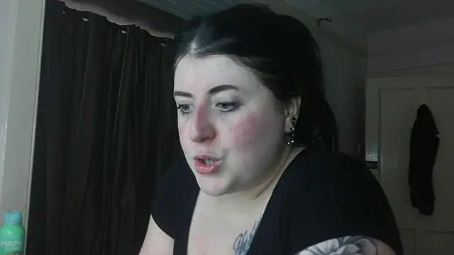 LucyLou31 online show from July 31, 8:08 pm