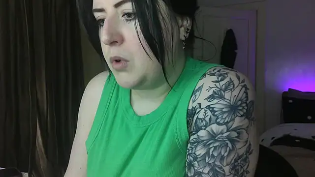 LucyLou31 online show from August 2, 7:01 pm