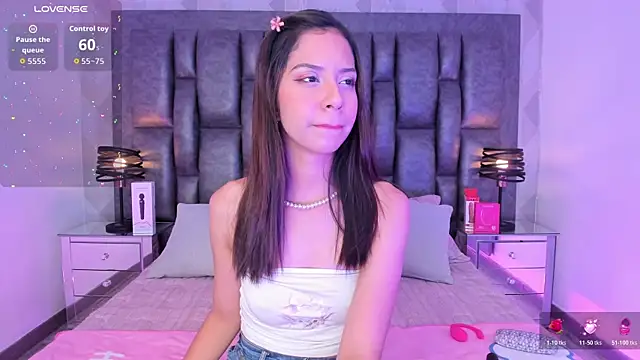 Snapshot of AriRose chatting on July 13, 8:11 pm AriRose online show from July 13, 8:11 pm