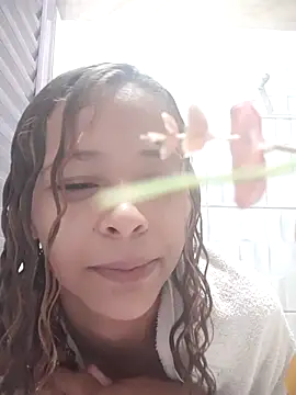 Snapshot of littlehoney00 chatting on May 22, 4:45 pm littlehoney00 online show from May 22, 4:45 pm
