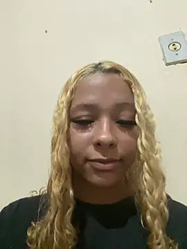 Snapshot of littlehoney00 chatting on July 29, 8:40 pm littlehoney00 online show from July 29, 8:40 pm