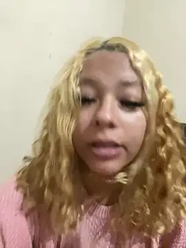 Snapshot of littlehoney00 chatting on July 30, 9:41 am littlehoney00 online show from July 30, 9:41 am