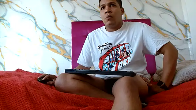 Snapshot of stevenmeggan chatting on July 6, 7:16 pm stevenmeggan online show from July 6, 7:16 pm
