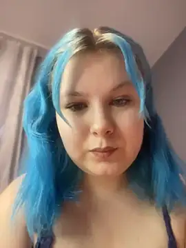 Snapshot of Stefani_Art chatting on June 26, 9:52 pm Stefani Art online show from June 26, 9:52 pm