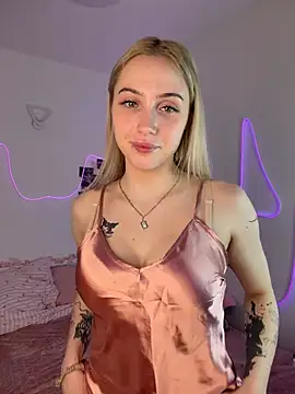 MoniLyn online show from June 1, 11:06 pm