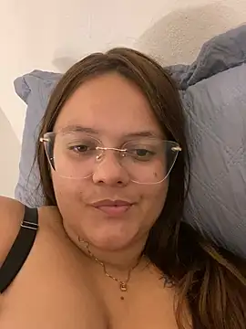 Snapshot of Laryssinha_69 chatting on June 20, 4:15 am Laryssinha 69 online show from June 20, 4:15 am