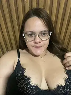 Snapshot of Laryssinha_69 chatting on July 9, 12:42 pm Laryssinha 69 online show from July 9, 12:42 pm