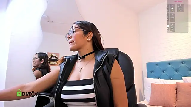 zairawatson online show from July 13, 1:52 am