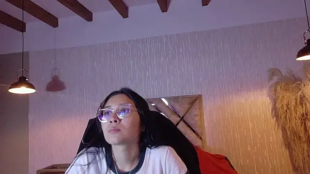 Snapshot of adaira31 chatting on June 1, 8:54 pm adaira31 online show from June 1, 8:54 pm