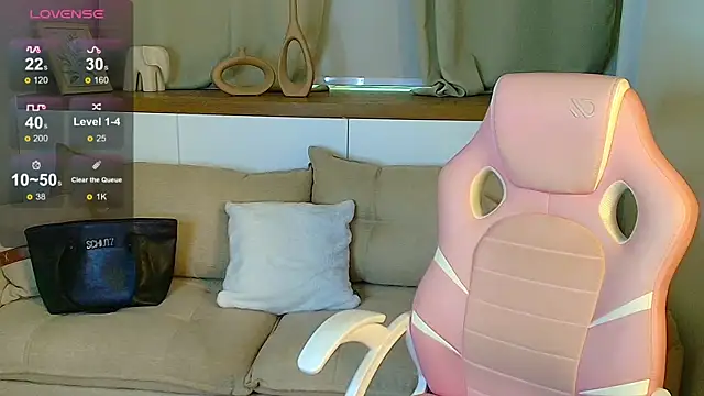 Snapshot of Rose_Desiree chatting on June 24, 11:09 am Rose Desiree online show from June 24, 11:09 am