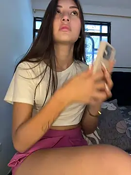 Snapshot of Aylin-fire chatting on July 18, 6:34 pm Aylin-fire online show from July 18, 6:34 pm