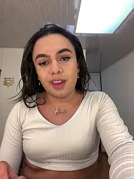 Snapshot of KendaallFox_ chatting on May 29, 11:41 am KendaallFox online show from May 29, 11:41 am
