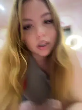 Snapshot of AnessaXroseX chatting on June 16, 11:18 pm AnessaXroseX online show from June 16, 11:18 pm