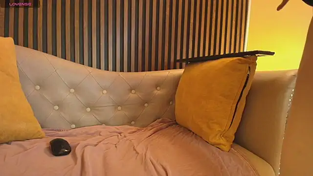 Snapshot of Madame_mature1 chatting on July 7, 12:20 pm Madame mature1 online show from July 7, 12:20 pm