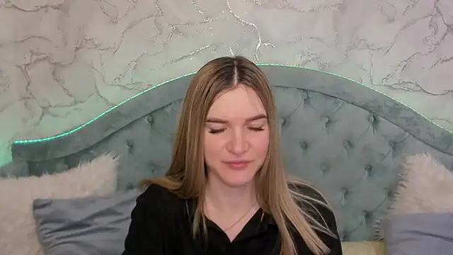 Snapshot of RoxyReignn chatting on May 31, 10:55 pm RoxyReignn online show from May 31, 10:55 pm