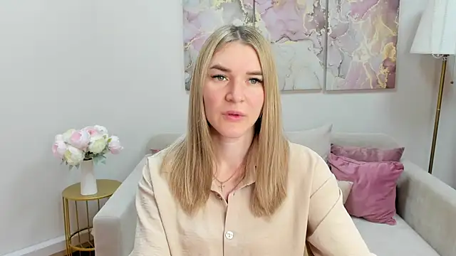 Snapshot of RoxyReignn chatting on July 16, 9:21 pm RoxyReignn online show from July 16, 9:21 pm